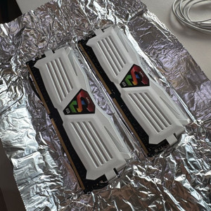 GeIL DDR4-3200 16GB (8GBx2) 화이트 이미지