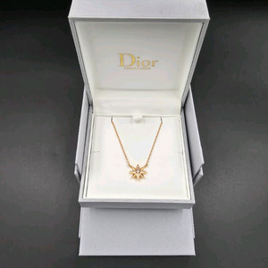 디올 로즈 드 방 18K 옐로우 골드 목걸이