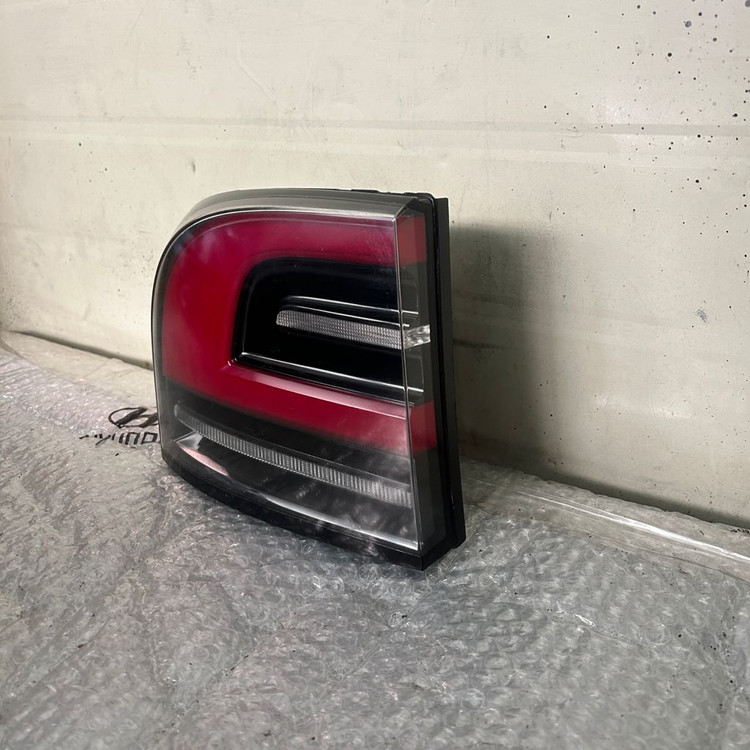 테슬라 모델X LED후미등 테일램프 운전석 이미지