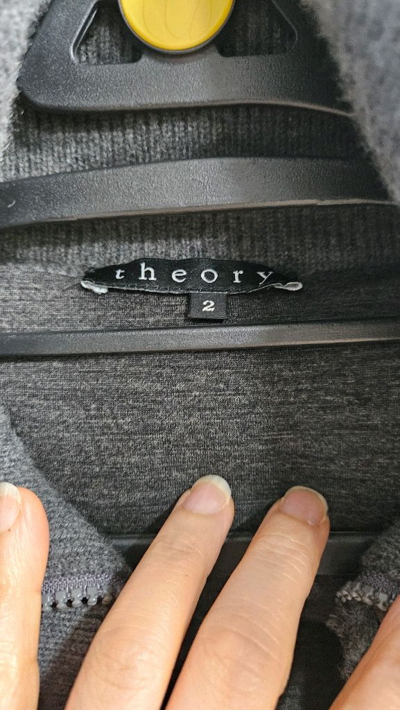 띠어리 다운 패딩 베스트(겉감 모100) s사이즈--1