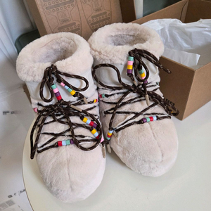 문부츠 MB ICON LOW FAUX FUR BEADS 크림 36/38