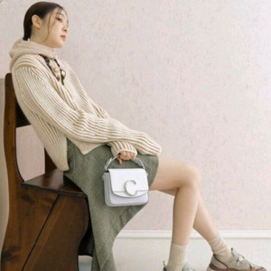 끌로에 소니 스니커즈 이미지