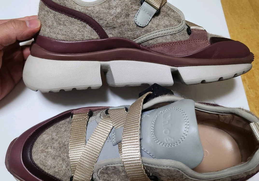 끌로에 소니 스니커즈 이미지