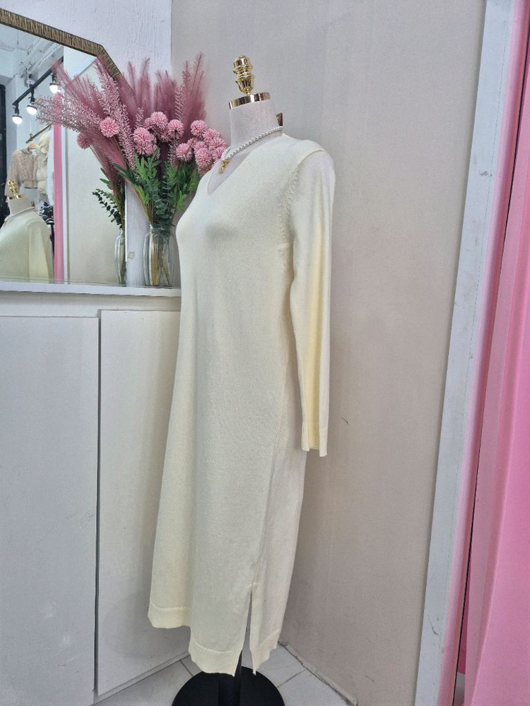 브이넥 크림 아이보리 니트 롱 원피스 (프리사이즈)--4