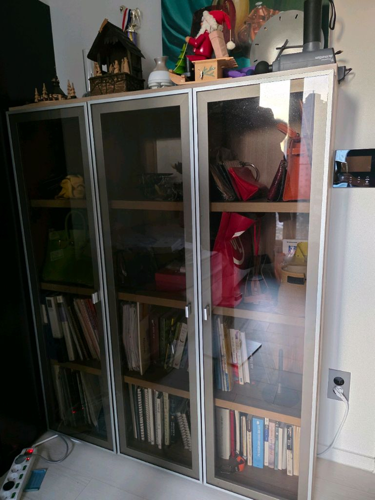 원목 6단 책장과 한샘 3단유리문수납장--9