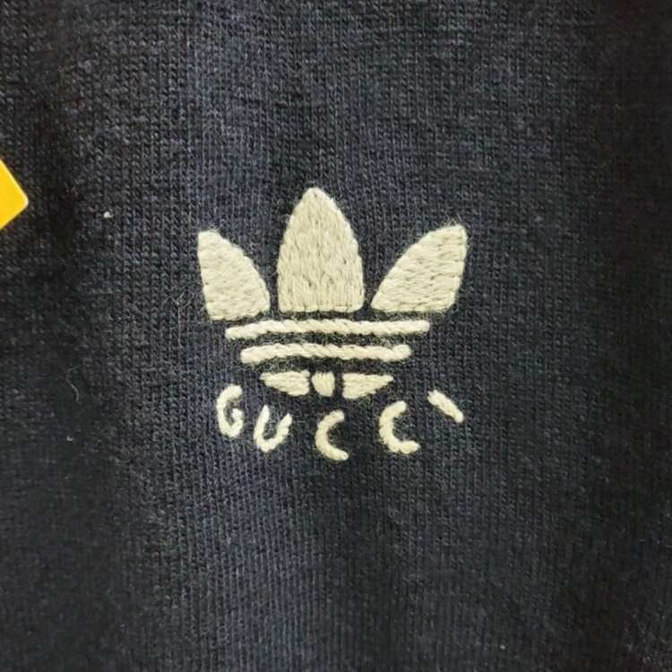 구찌 아디다스 콜라보 울 니트 가디건 남녀공용 팝니다--3