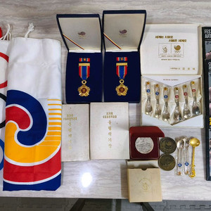 서울 88올림픽 기념품 일괄판매 깃발 기장 스푼 메달 이미지