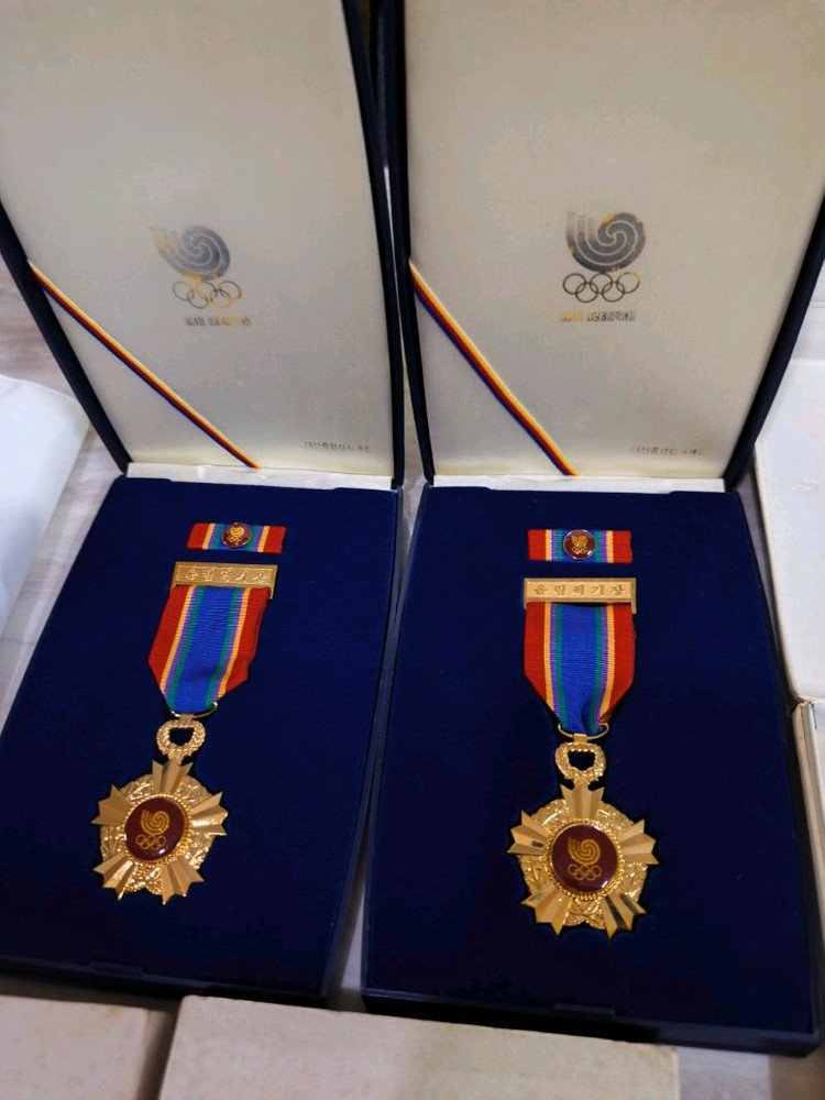 서울 88올림픽 기념품 일괄판매 깃발 기장 스푼 메달 이미지