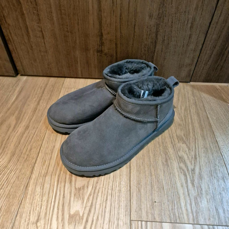 (새상품)어그 클래식 울트라 미니 240--2