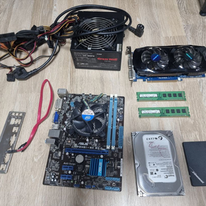 I5-2500+8g램+GTX560SE+SSD120G+HDD320G+600W 이와같이 부품구성으로 팝니다.