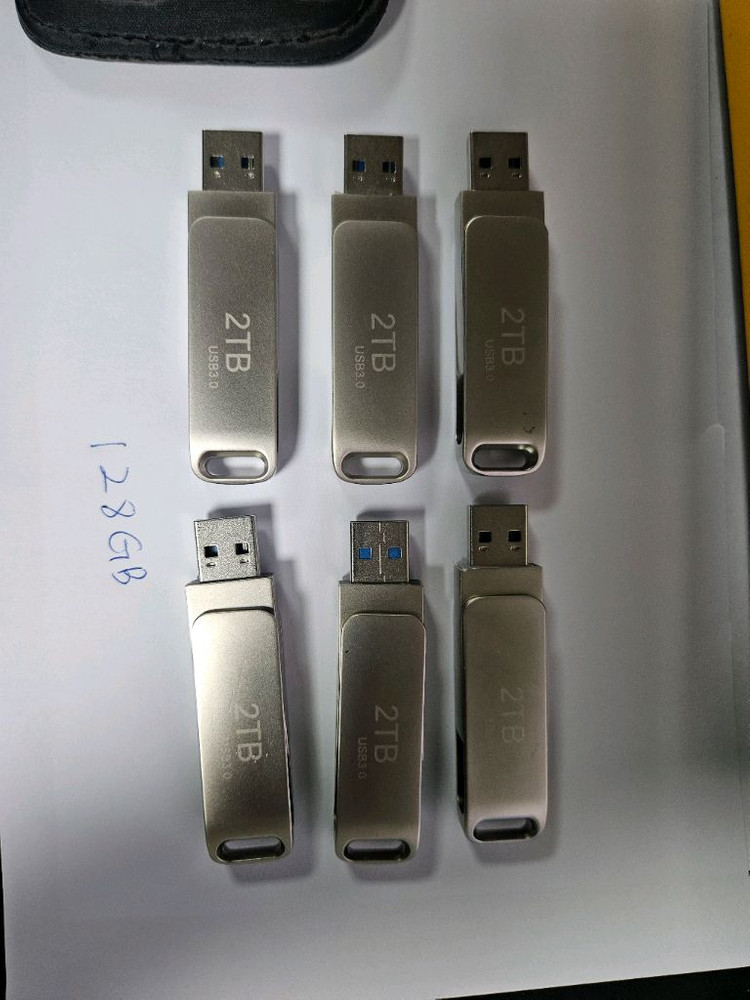 USB 메모리 128gb , c타입 휴대폰저장소 이미지
