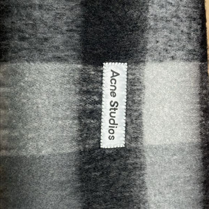 아크네 스튜디오 머플러