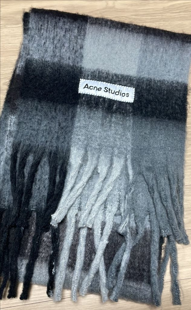 아크네 스튜디오 머플러--1