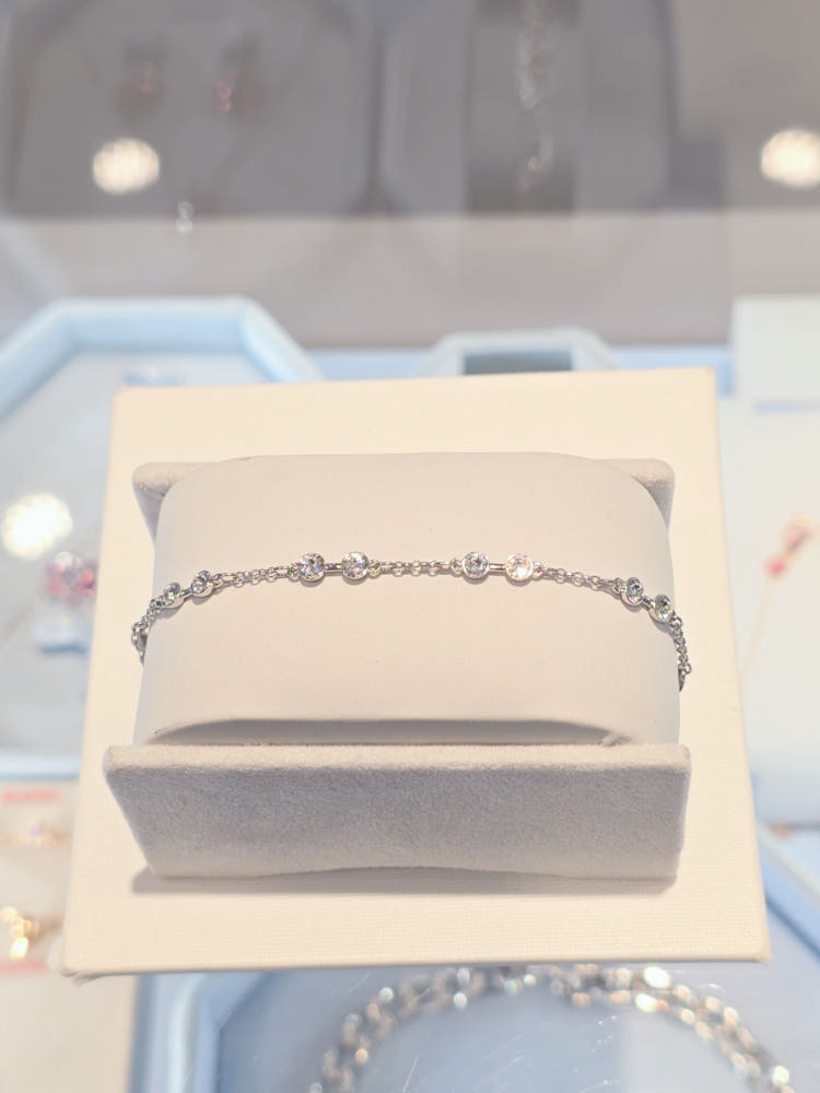 (새상품)스와로브스키 팔찌--1