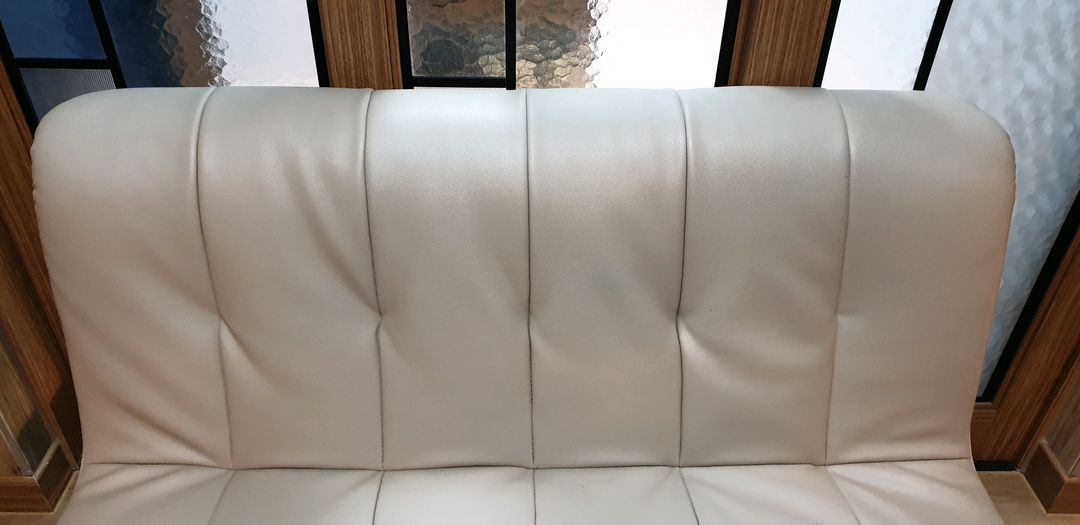 베이지 2인용 소파 (117X67)--1