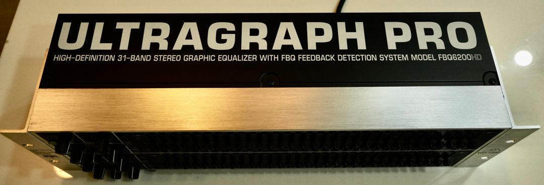 베링거 이퀄라이저 31밴드 FBQ6200HD 이미지