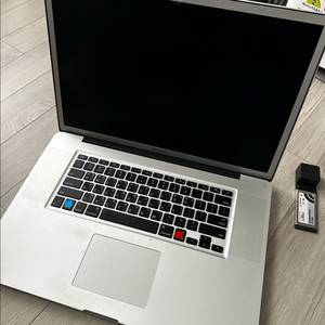 Apple MacBook Pro 17인치(Mid 2010)맥북프로 이미지