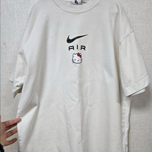 나이키 키티 스우시 화이트 반팔