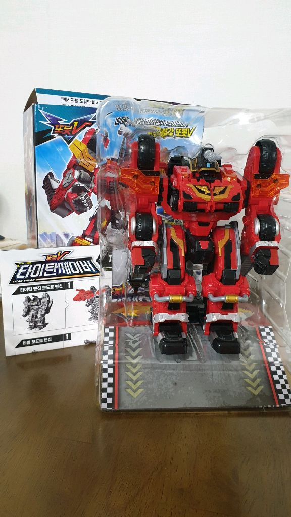 또봇V 타이탄 세이버 - 박스, 설명서 포함 이미지