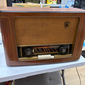 그룬디히 Type 1041 WH 빈티지 진공관 라디오 이미지