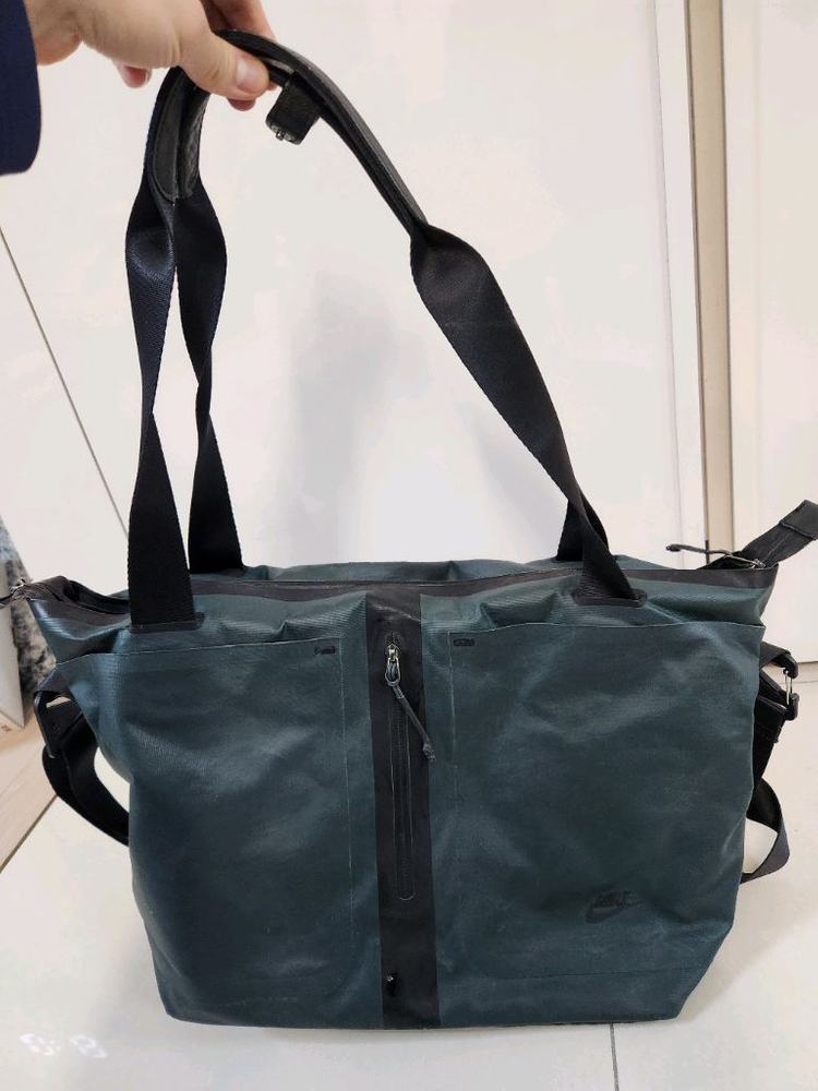 가격내림/나이키 스포츠 웨어 테크본디드 숄더 크로스백/거의새상품--1