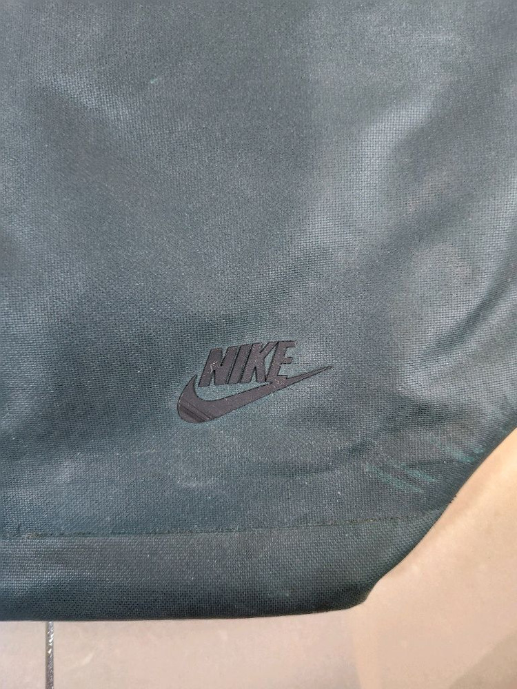 가격내림/나이키 스포츠 웨어 테크본디드 숄더 크로스백/거의새상품--2