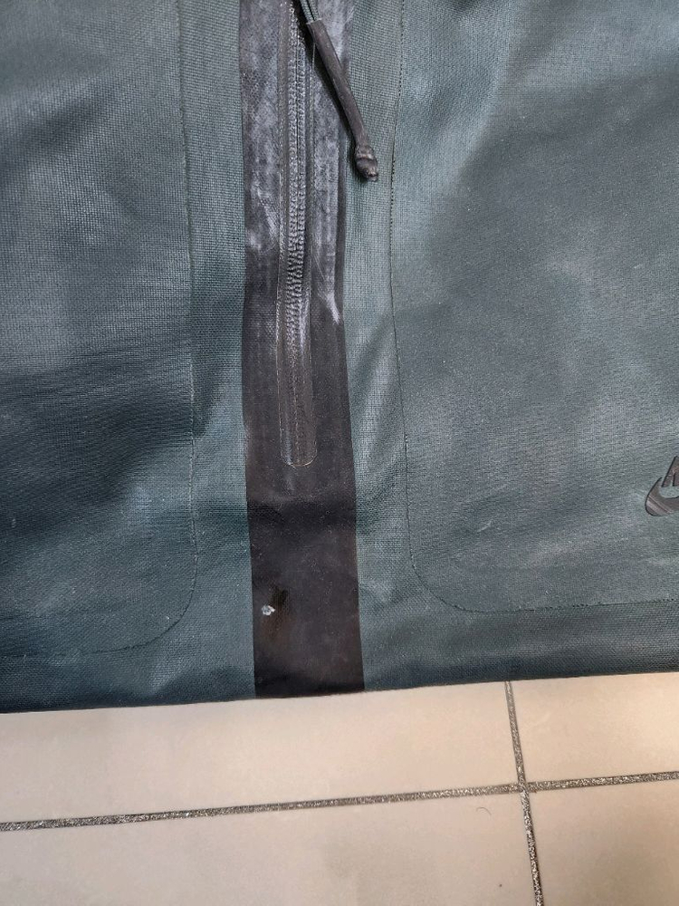 가격내림/나이키 스포츠 웨어 테크본디드 숄더 크로스백/거의새상품--3