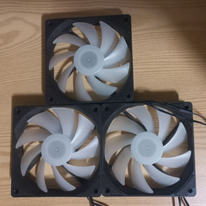 리안리 LANCOOL II MESH RGB 번들팬