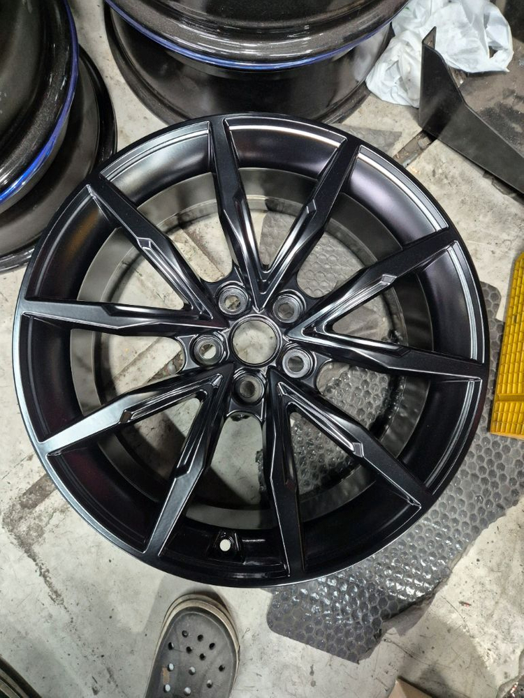 스팅어 튜온 19인치 리어옵셋 한대분 판매합니다.--0