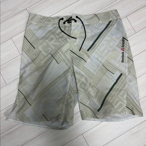 리복 헬스 러닝 크로스핏 운동 반바지 팝니다!