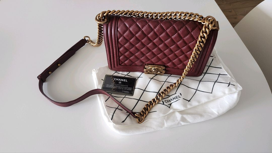 샤넬 보이백 금장체인 버건디 이미지