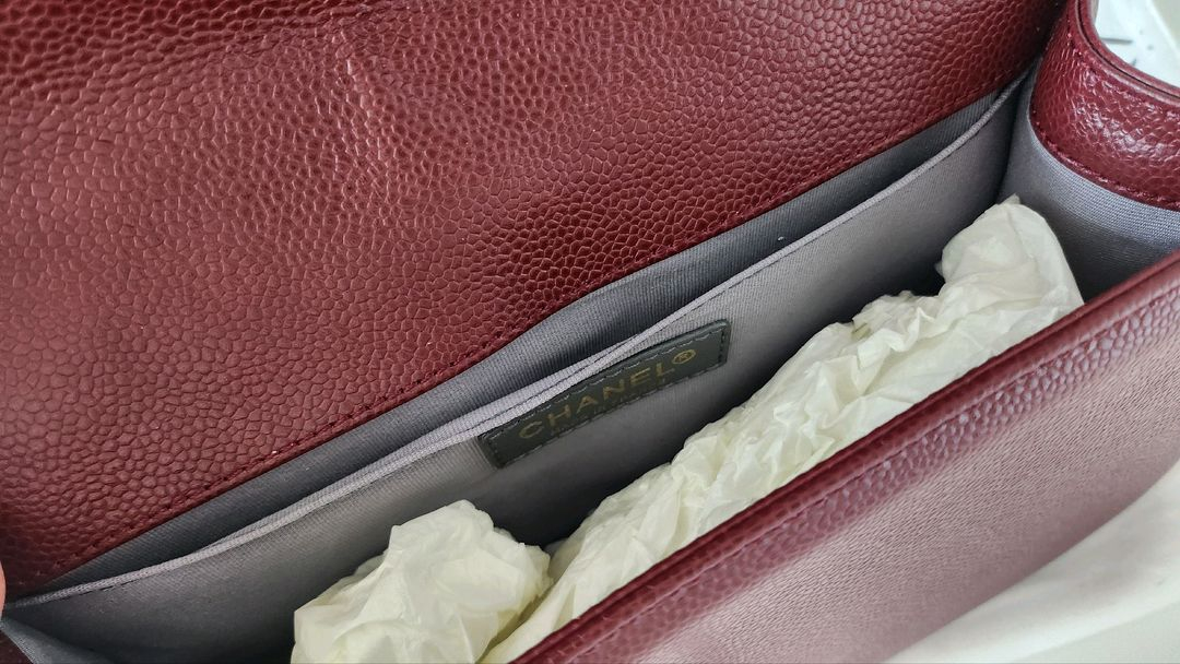 샤넬 보이백 금장체인 버건디 이미지