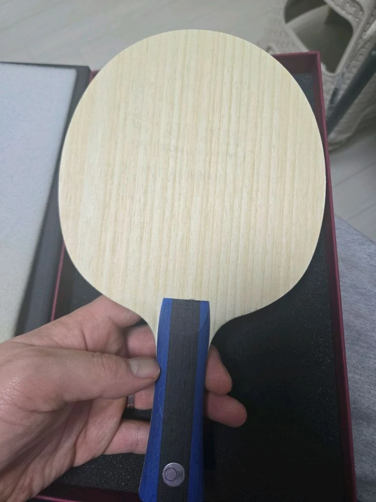 카본 탁구라켓 이미지
