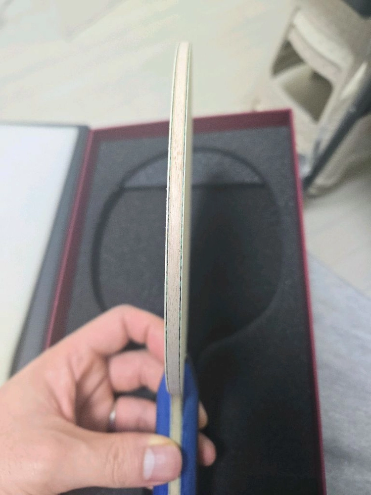 카본 탁구라켓 이미지