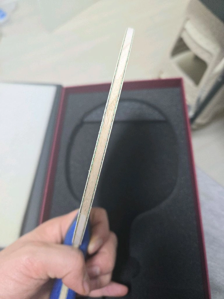 카본 탁구라켓 이미지