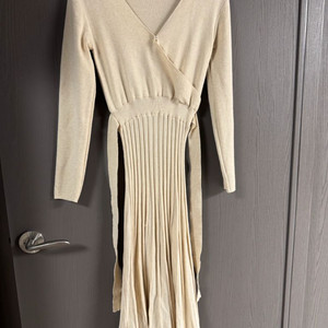 abplus 베이지 니트 플리츠 롱 원피스