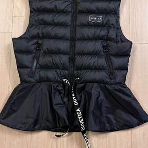 듀베티카 사모나 패딩조끼 40사이즈