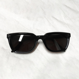 미치코런던 선글라스