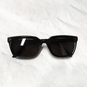 미치코런던 선글라스