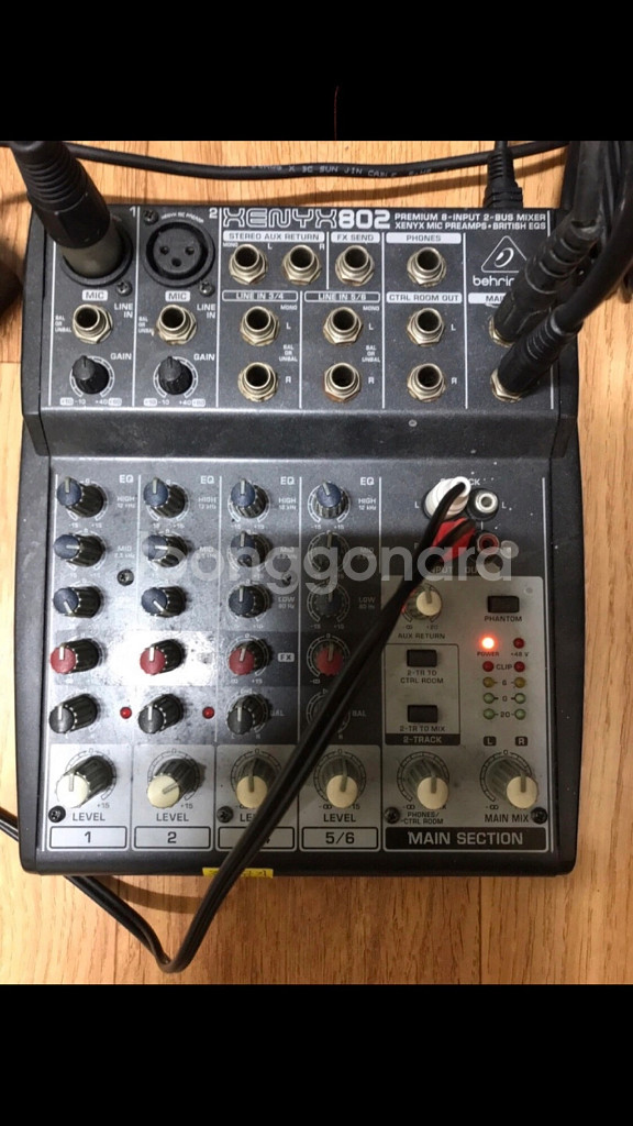 베링거 XENYX802 믹서--0