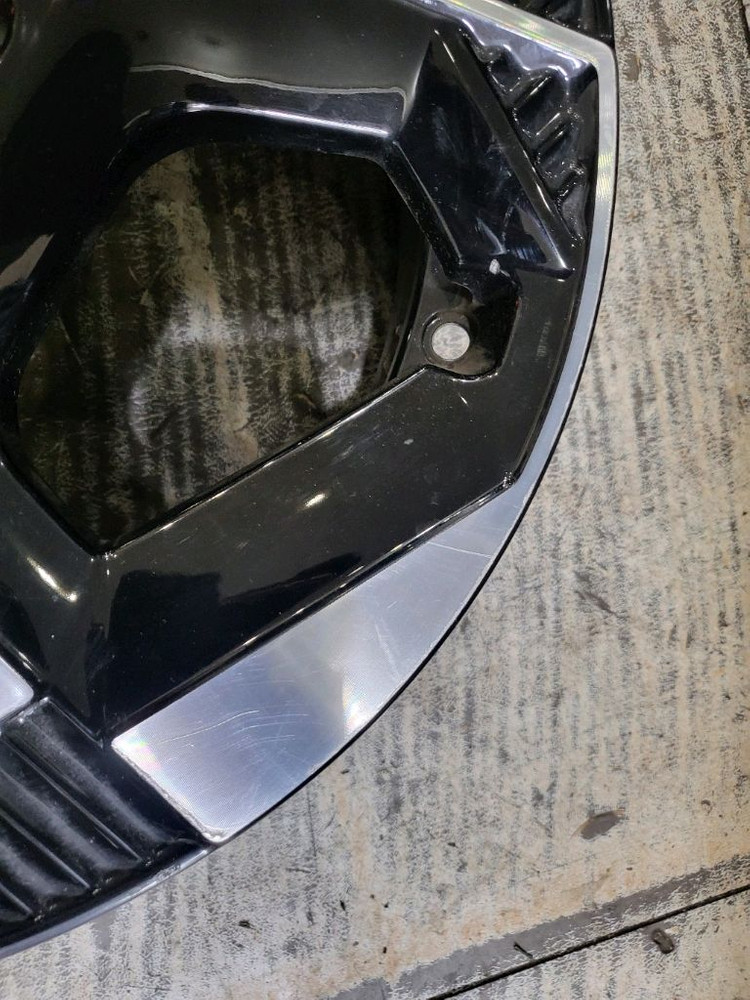 24년 올뉴 더 뉴모닝 16인치 휠 1개 팝니다. 이미지