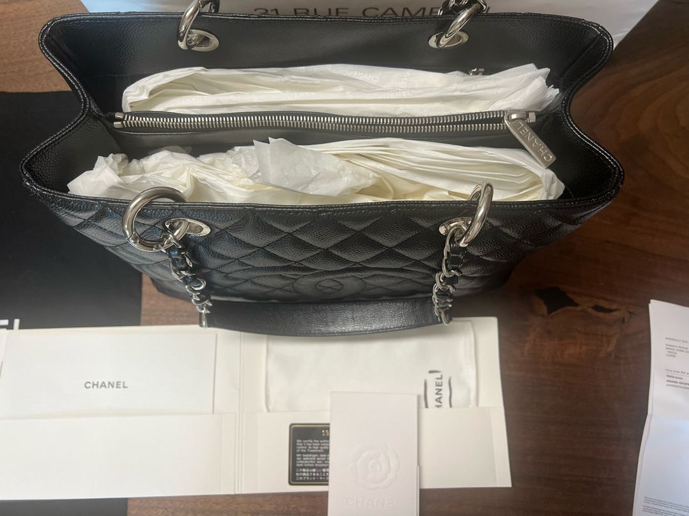 샤넬 그랜드 샤핑 블랙 캐비어 은장 19번대(샤넬본점 깜봉매장구입) 이미지