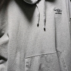 엄브로 후드티 팝니다.