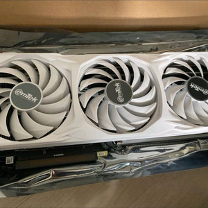 RTX 4070 SUPER 화이트