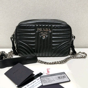 프라다 다이어그램 체인 숄더백