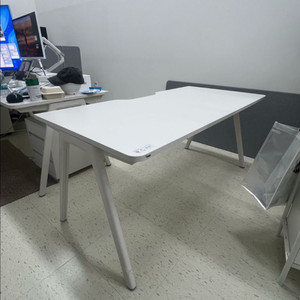 퍼시스 인에이블 일반형 책상 fdd016cn 팔아요