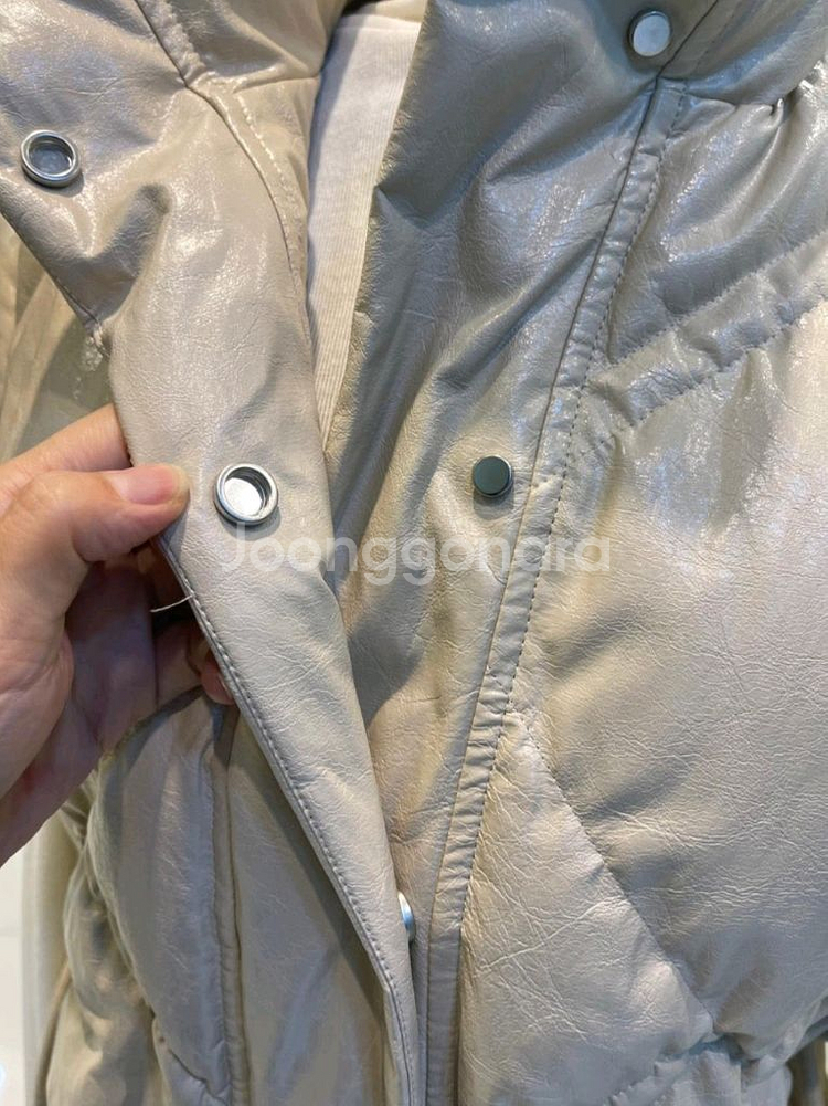 [새상품]보브(VOV) 크랙 구스다운 레더 숏베스트--4