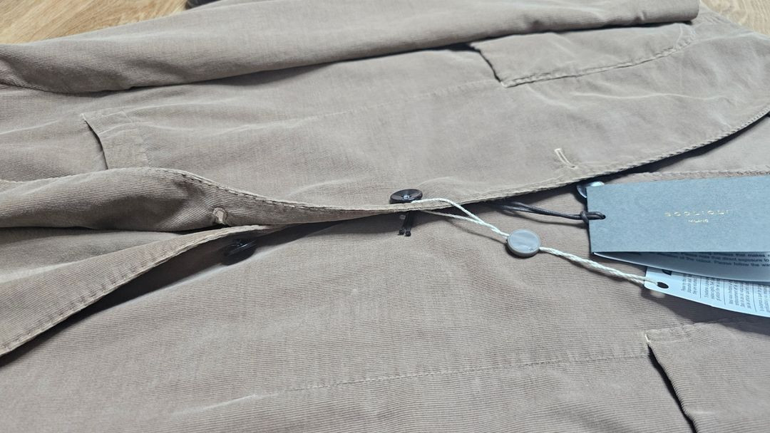 볼리올리 코듀로이 블레이저 95-97사이즈 새제품 팝니다.--2