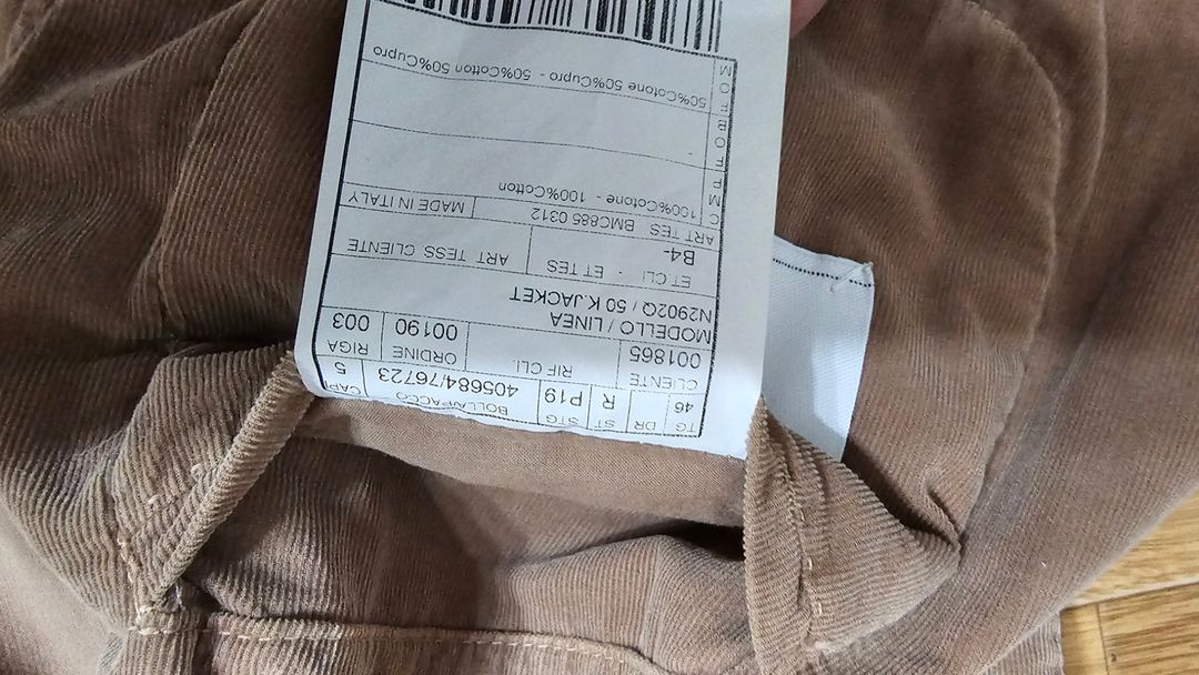 볼리올리 코듀로이 블레이저 95-97사이즈 새제품 팝니다.--5