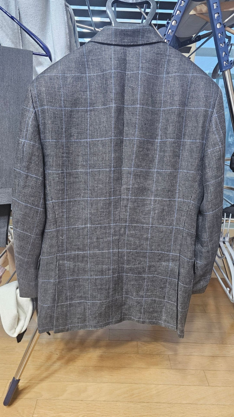 폴로 글렌체크 린넨 100프로 소재 36S(95정사이즈) 팝니다.--2